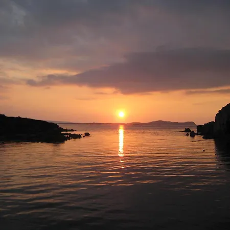 Caisleain Oir 3* Annagry