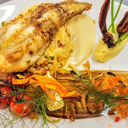 Caisleain Oir 3* Annagry